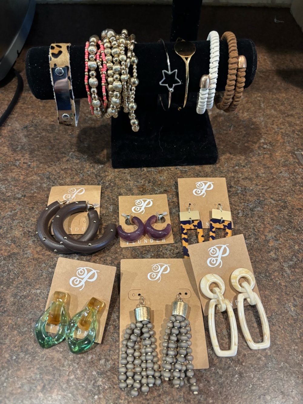 🖤New plunder jewelry bracelet and earrings bundle